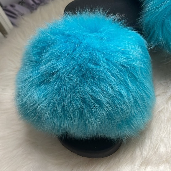 Fluffy Slippers - Picture 4 of 4
